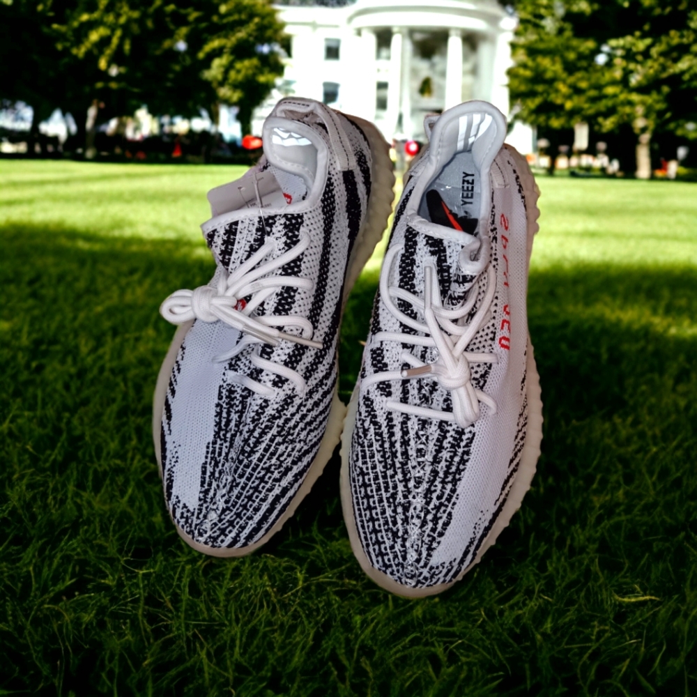 YEEZY BOOST 350 V2 SPLY-350 ADIDAS/KANYE WHITE/CORE BLACK/RED, Size 11